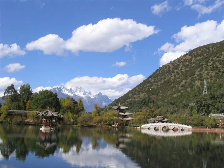 Black Dragon Pool (黑龙潭)