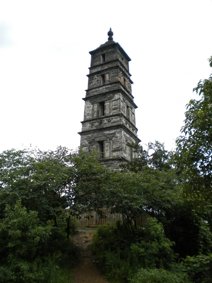 Gongchen Pagoda (功臣塔)