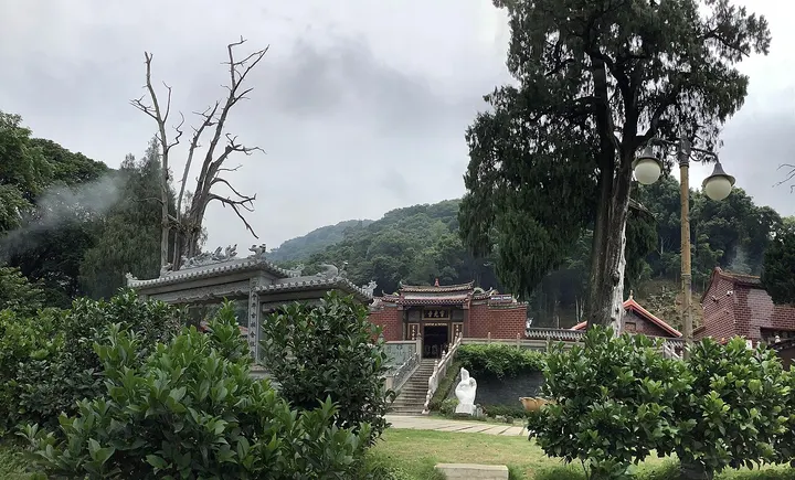 Lingguang Temple, Meizhou (灵光寺)