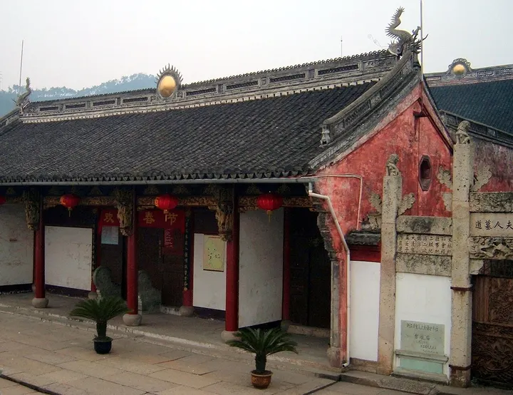 Cao'e Temple (曹娥庙)