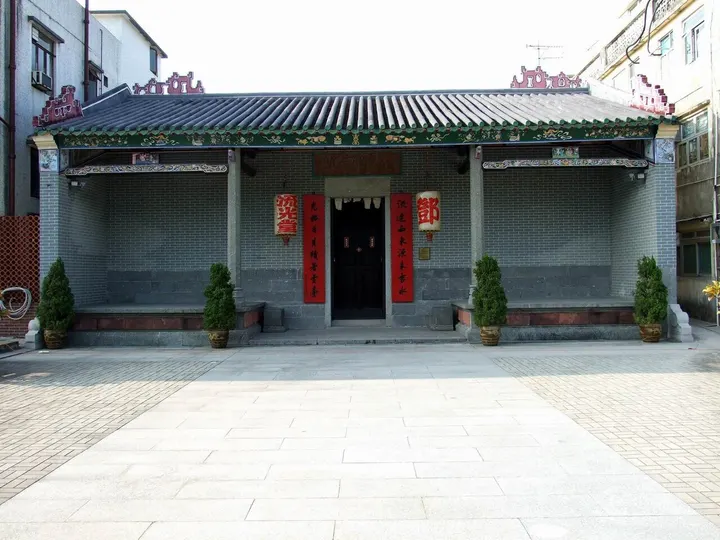 King Law Ka Shuk, Tai Po Tau Tsuen (敬罗家塾)