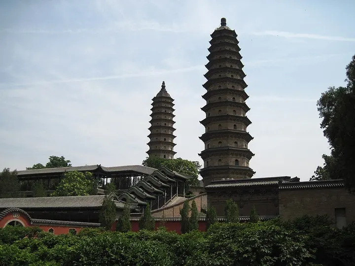 Twin Pagoda Temple (永祚寺)