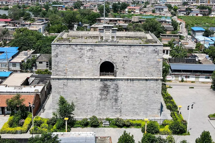 Wangjing Tower, Weihui (望京楼)