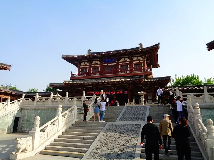 Qinglong Temple (青龙寺)