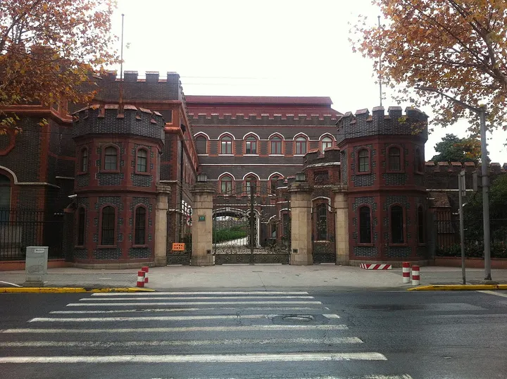 Yangshupu Waterworks (杨树浦水厂)