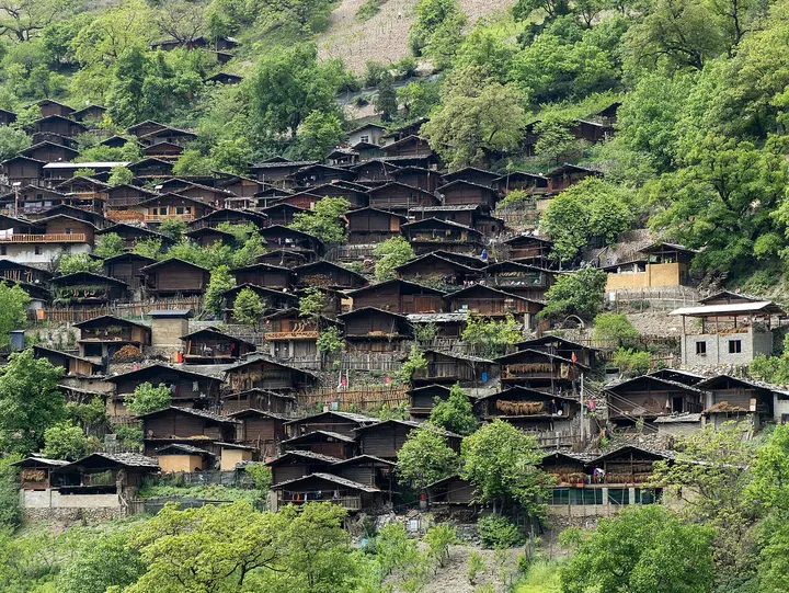 Tongle Lisu Village (同乐村)