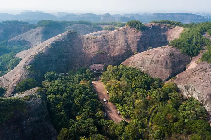 Nanyan Grotto (南岩石窟)