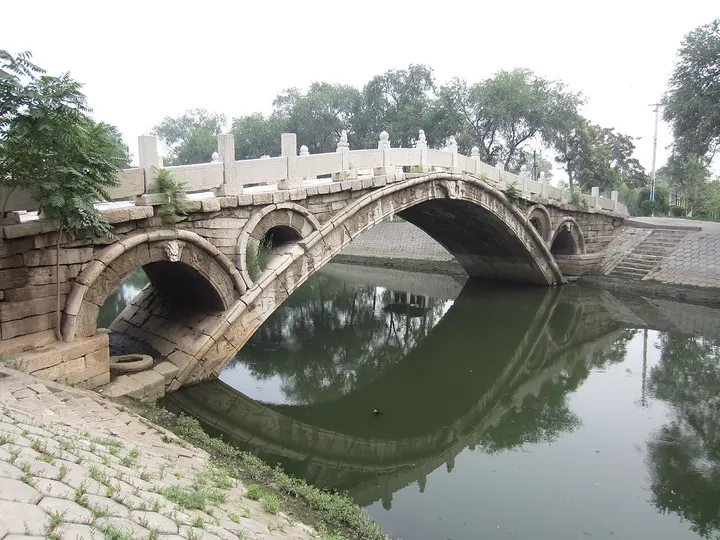 Hongji Bridge (弘济桥)