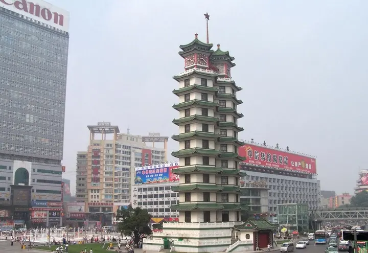 Erqi Memorial Tower (二七纪念塔)