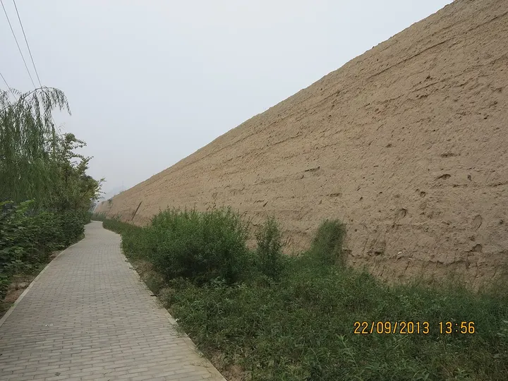 Zhengzhou Shang City (郑州商都古城)